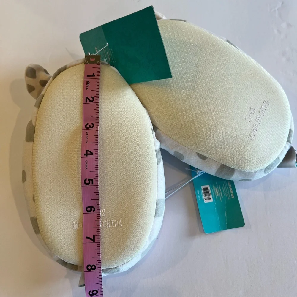Kids Squishmallows Rosie Pig Tag Size 11/12 Slippers
